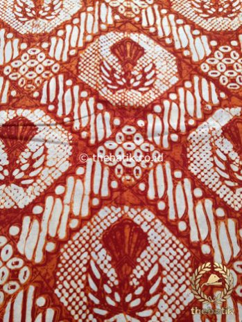 Kain Batik Jogja Klasik Kemerahan Motif Gurdo Sisik