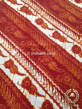 Kain Batik Jogja Klasik Kemerahan Motif Parang Seling Kembang