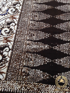 Sarung Batik Warna Sogan Klasik Motif Tumpal