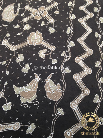 Kain Batik Tulis Warna Alam Motif Ayam Latar Hitam
