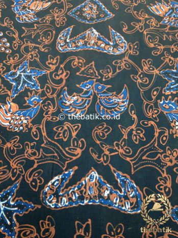 Kain Batik Tulis Warna Alam Wahyu Tumurun Latar Hitam