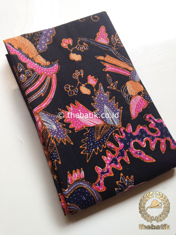 Kain Batik Tulis Motif Boketan Abstrak Pink Latar Hitam