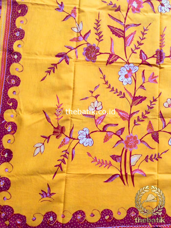 Kain Batik Tulis Motif Kembang Pink Latar Kuning