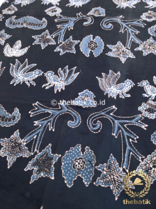 Kain Batik Tulis Warna Alam Wahyu Tumurun Hitam Indigo