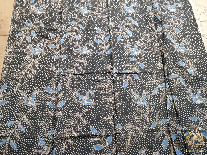 Kain Batik Tulis Warna Alam Indigo Floral Titik Biru