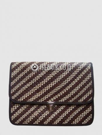 Tas Laptop Anyaman Pandan Custom dengan Emboss Kulit – Souvenir Premium Instansi & Korporat