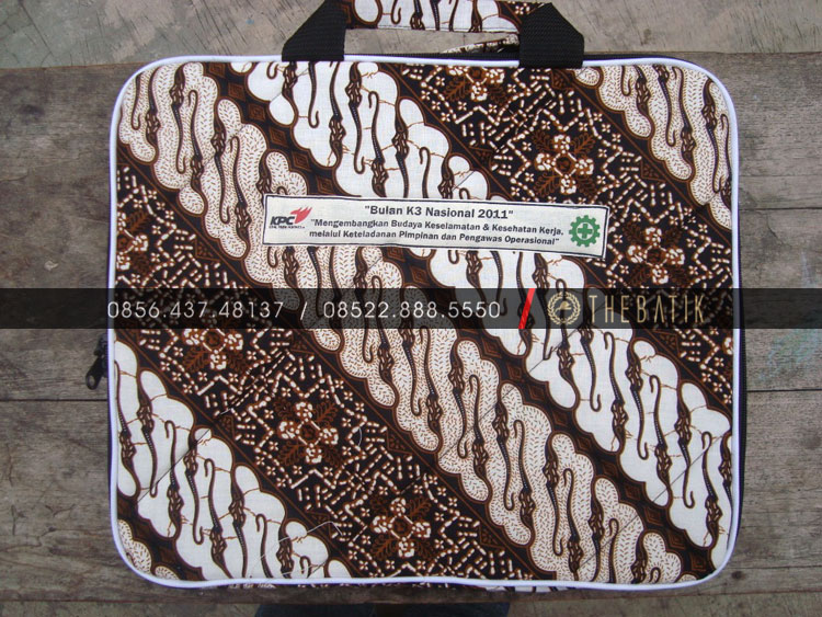 Souvenir Tas Laptop Softcase Batik Jogja Murah