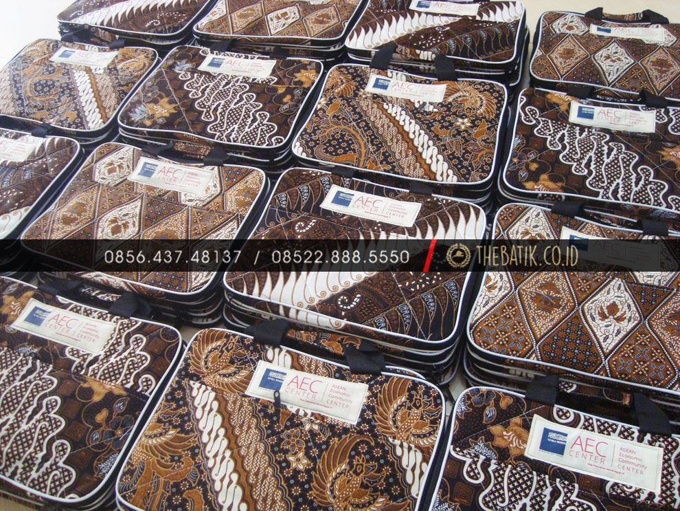 Souvenir Tas Laptop Softcase Batik Jogja Murah