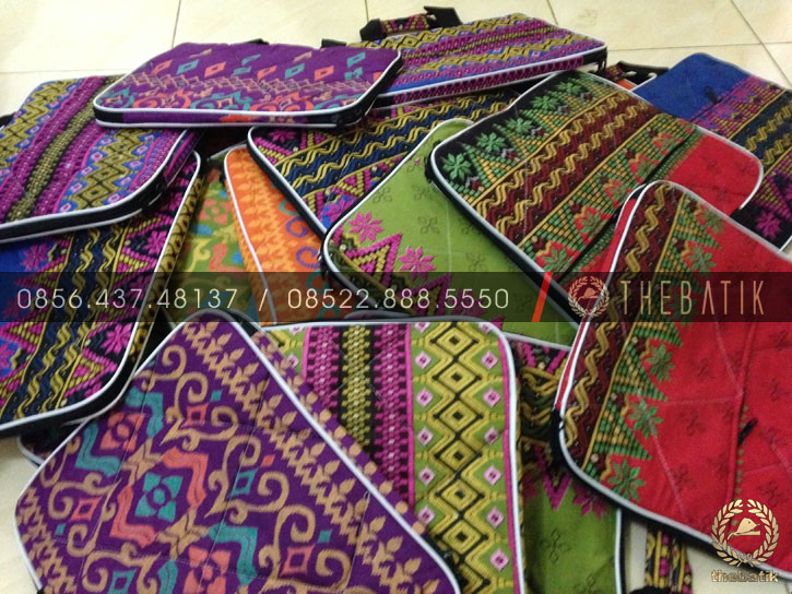 Souvenir Tas Laptop Softcase Batik Jogja Murah