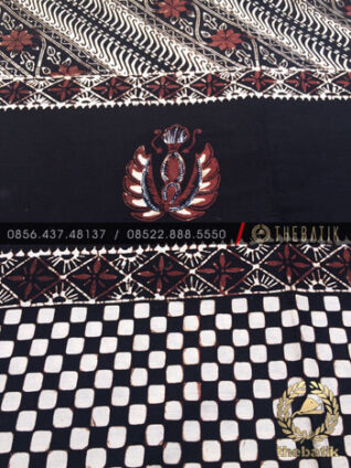 Kain Batik Jawa Klasik Motif Gurdo Kombinasi Poleng Parang