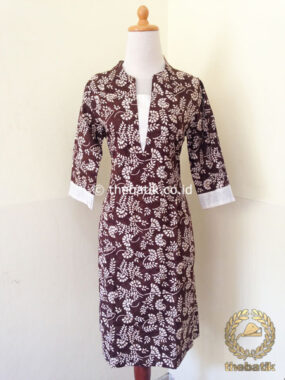 Model Baju Batik Kerja Wanita – Dress Kerah V Neck