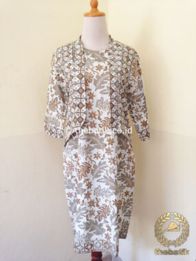 Model Baju Batik Kerja Wanita – Dress Bolero Warna Alam