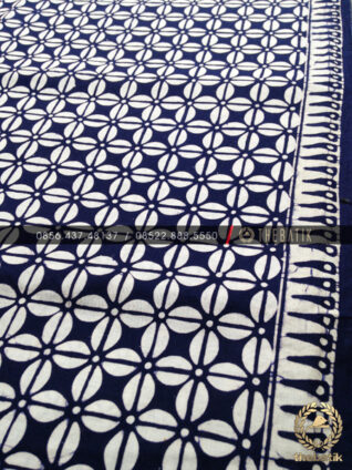 Batik Monokrom Motif Kopi Pecah Biru Dongker