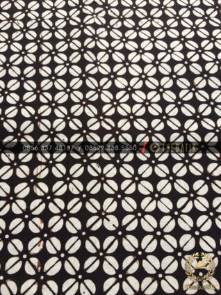 Batik Monokrom Motif Kopi Pecah Hitam Putih
