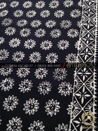 Batik Monokrom Motif Bunga Matahari Hitam Putih
