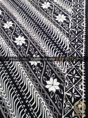 Batik Monokrom Motif Parang Tuding Floral Hitam Putih