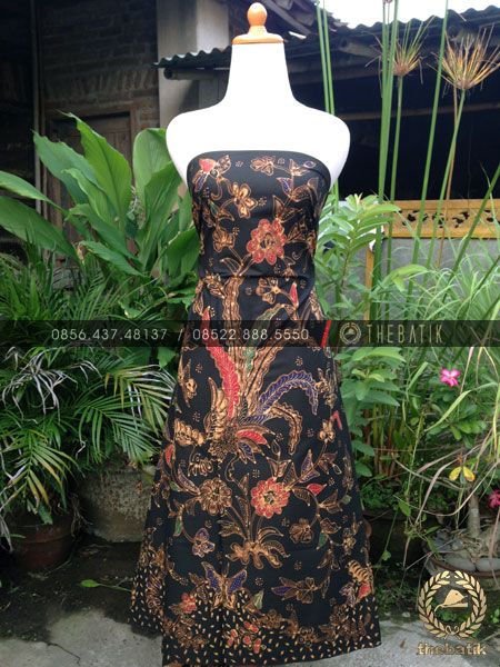 Bahan Baju Batik – Kain Batik Tulis Motif Peksi Boketan Latar Hitam