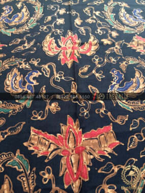 Bahan Baju Batik – Kain Batik Tulis Motif Semen Boketan Latar Hitam