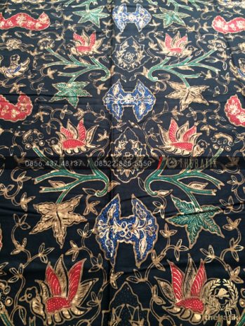 Bahan Baju Batik – Kain Batik Tulis Motif Wahyu Tumurun Latar Hitam
