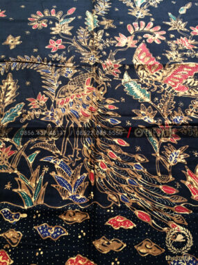 Bahan Baju Batik – Kain Batik Tulis Motif Merak Boketan Latar Hitam