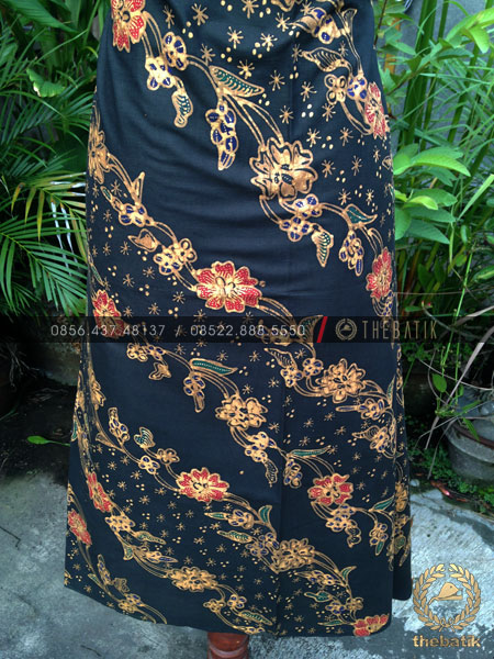 Bahan Baju Batik – Kain Batik Tulis Motif Lereng Kecil Latar Hitam