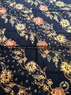 Bahan Baju Batik – Kain Batik Tulis Motif Lereng Kecil Latar Hitam