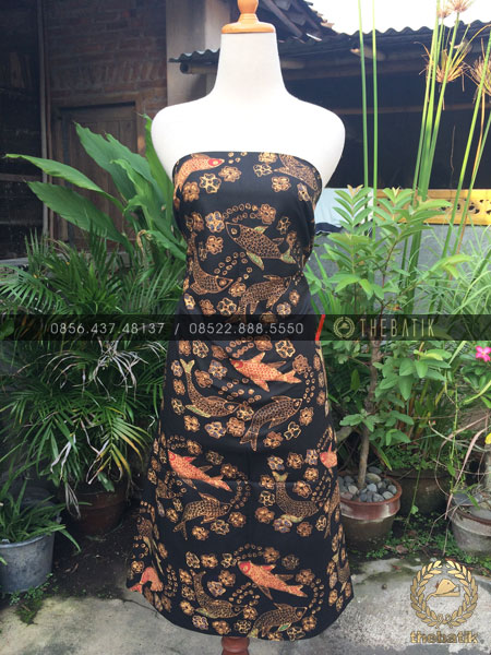 Bahan Baju Batik – Kain Batik Tulis Motif 3 Ikan Latar Hitam