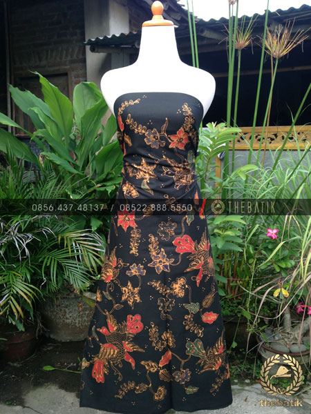 Bahan Baju Batik – Kain Batik Tulis Motif Floral Boketan Latar Hitam