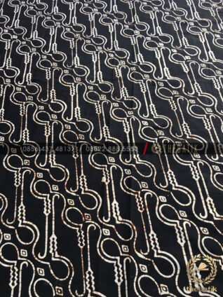 Kain Batik Lawasan Jogja Motif Parang Curigo Hitam