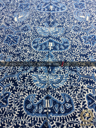 Kain Batik Tulis Warna Alam Motif Wahyu Tumurun Biru