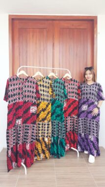 Long Dress Batik Canda Lengan Pendek