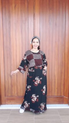 Long Dress Batik Hitam Lengan 3/4