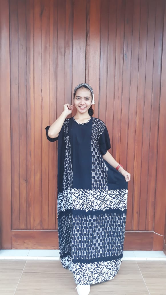 Longdress Lowo Cendana Hitam Lengan Pendek