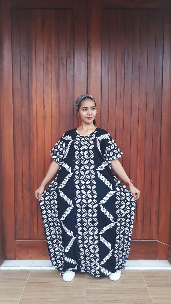 Longdress Lowo Cendana Hitam Lengan Pendek