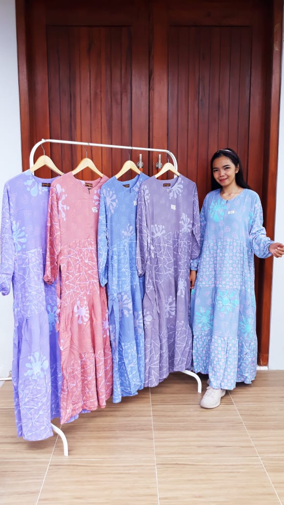 Long Dress Batik Susun Lengan Panjang