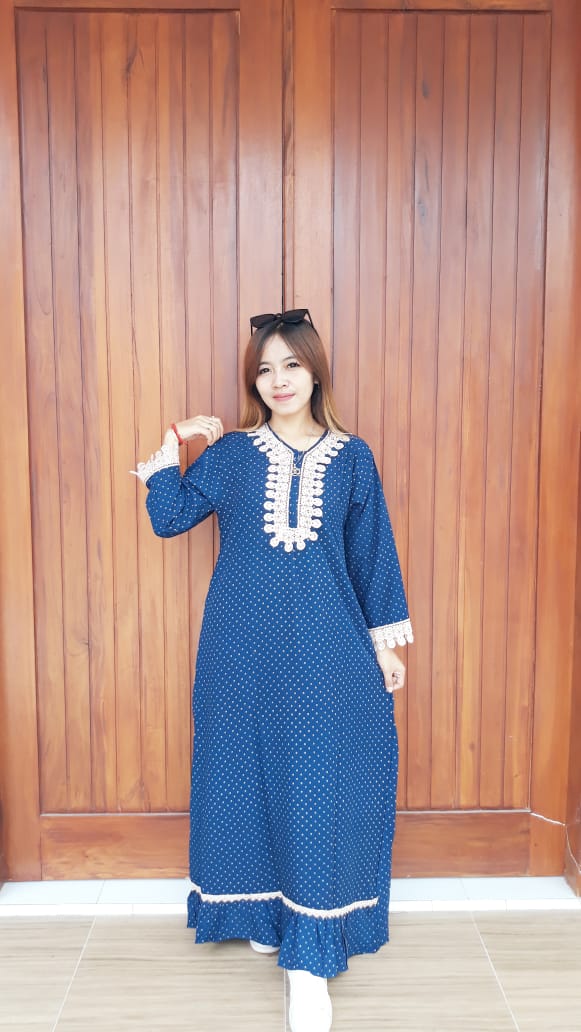 Long Dress Lengan Panjang Polos Renda