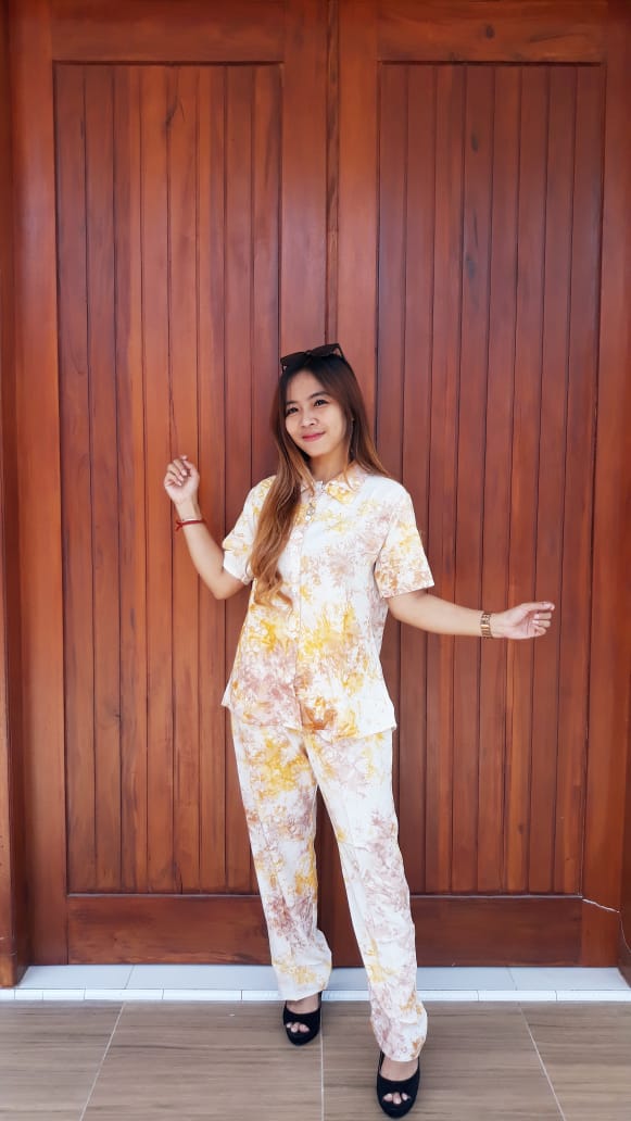 Setelan Batik Jumputan Celana Panjang Lengan Pendek