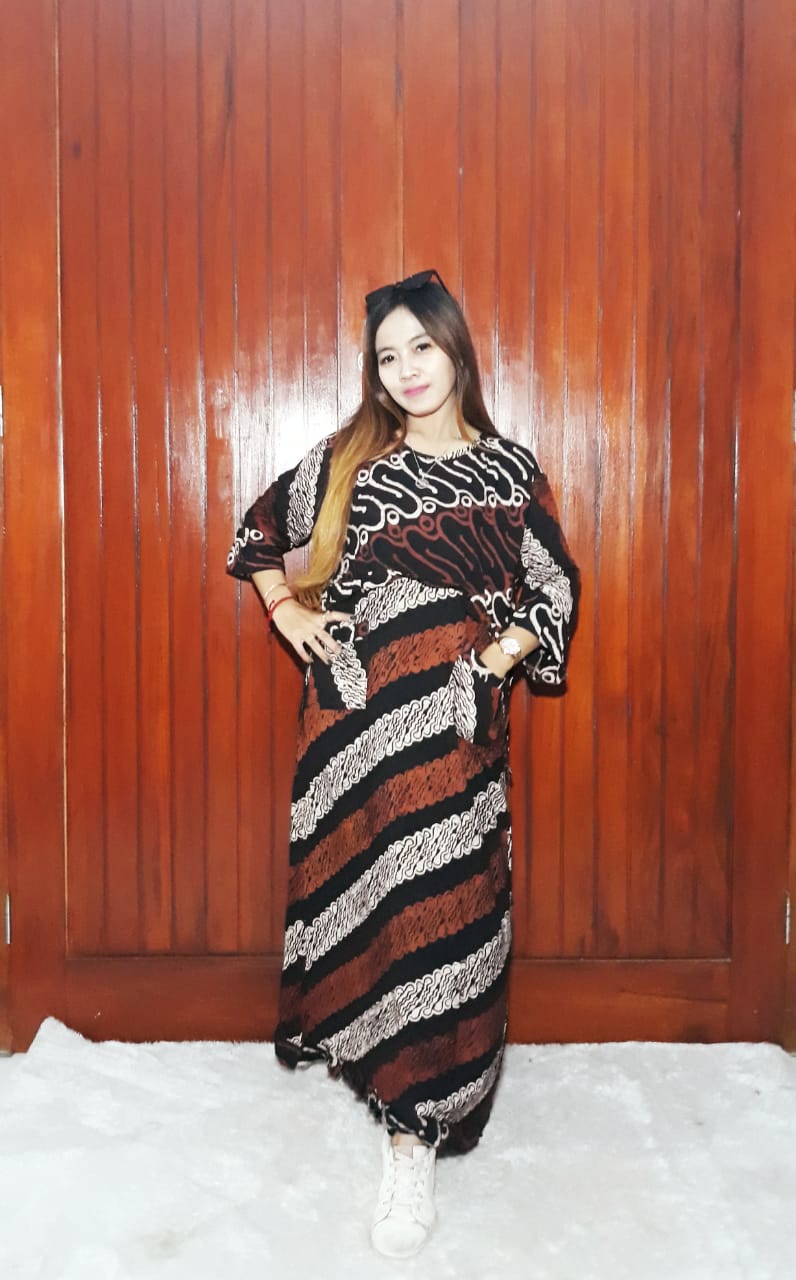Long Dress Daster Batik Lengan 7/8 Coklat Hitam
