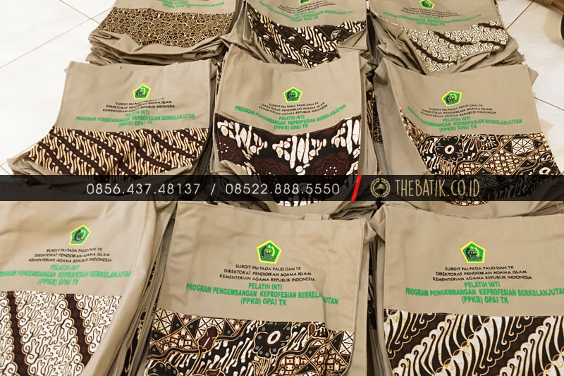 Totebag Drill Kombinasi Batik – Custom Design