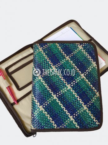Souvenir Seminar Kit Binder A5 Anyaman Pandan Alami Unik – Custom Design