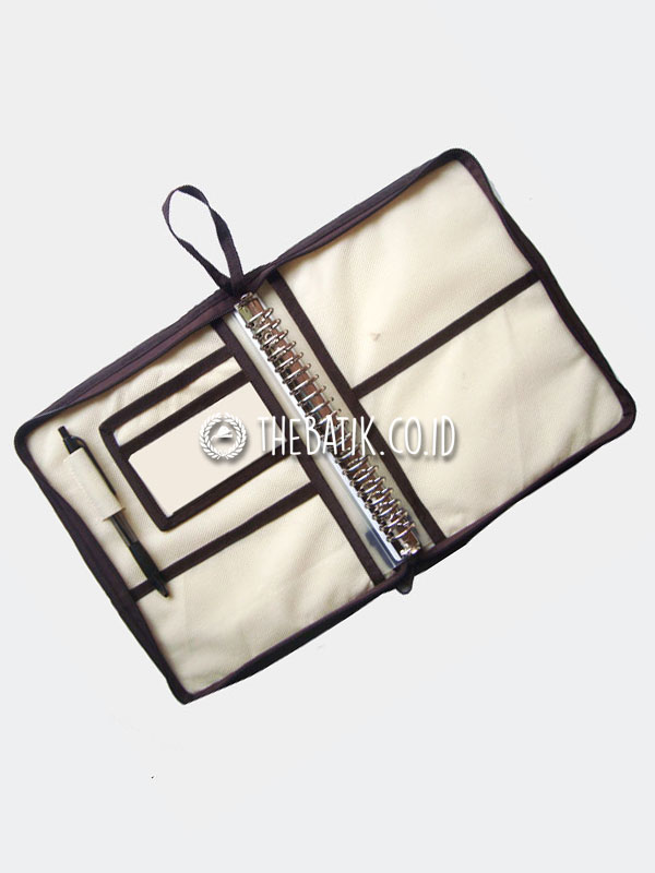 Souvenir Seminar Kit Binder A5 Anyaman Pandan Alami Unik – Custom Design