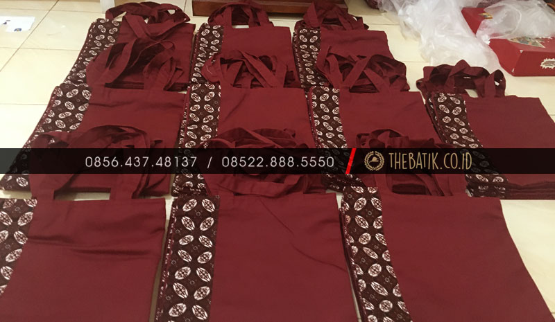 Souvenir Tas Totebag Seminar Polos Kombinasi Batik