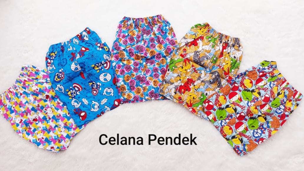 Celana Pendek Katun Adem Motif Dewasa Anak