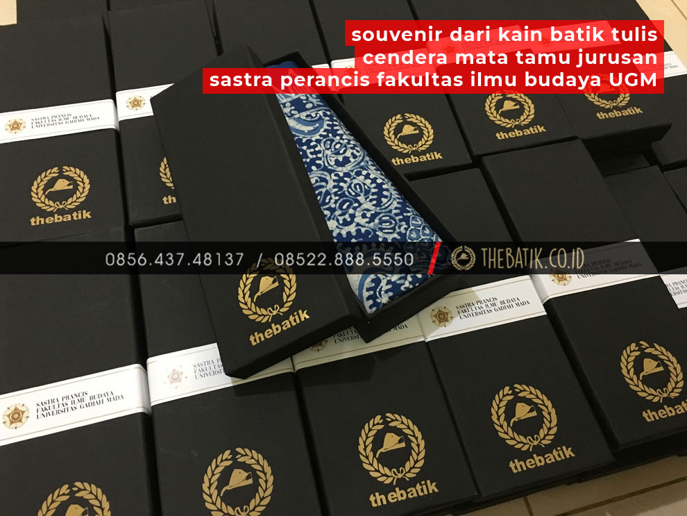 Souvenir dari Kain Batik Tulis Cendera Mata Tamu Jurusan Sastra Perancis Fakultas Ilmu Budaya UGM