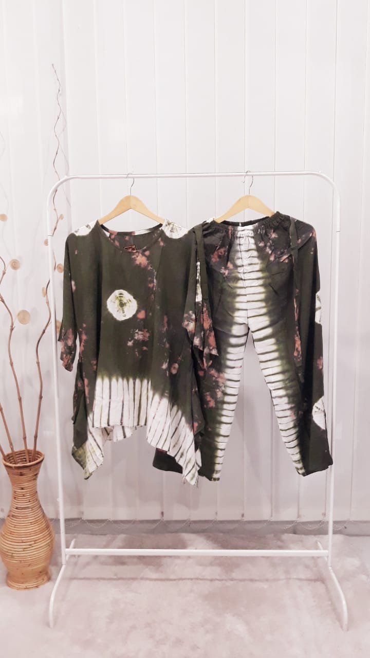 Baju One Set Tie Dye Lengan Pendek Setelan Kulot Panjang Wanita
