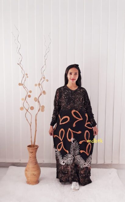 Baju Gamis Batik Modern Hitam Lengan Panjang Leher Bulat