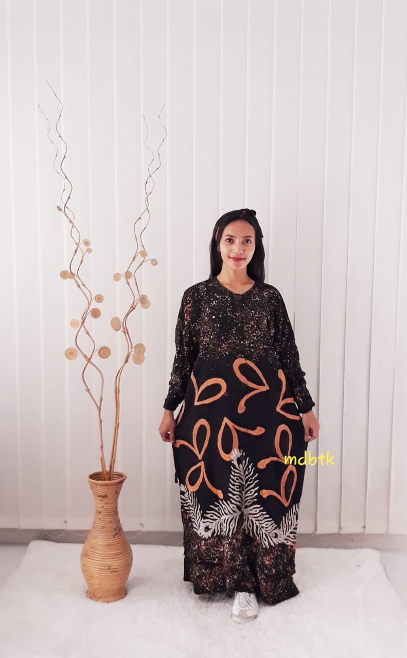 Baju Gamis Batik Modern Hitam Lengan Panjang Leher Bulat