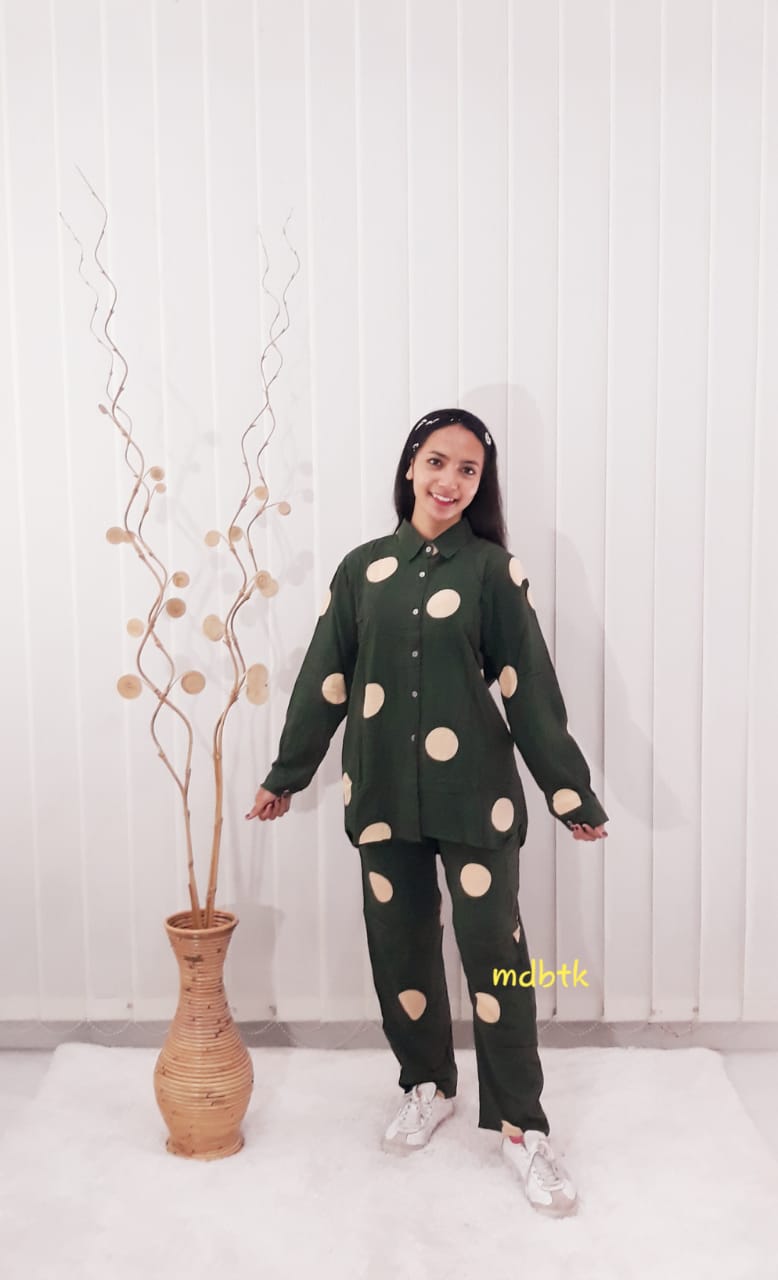 One Set Baju Setelan Batik Wanita Modern Polkadot Lengan Panjang