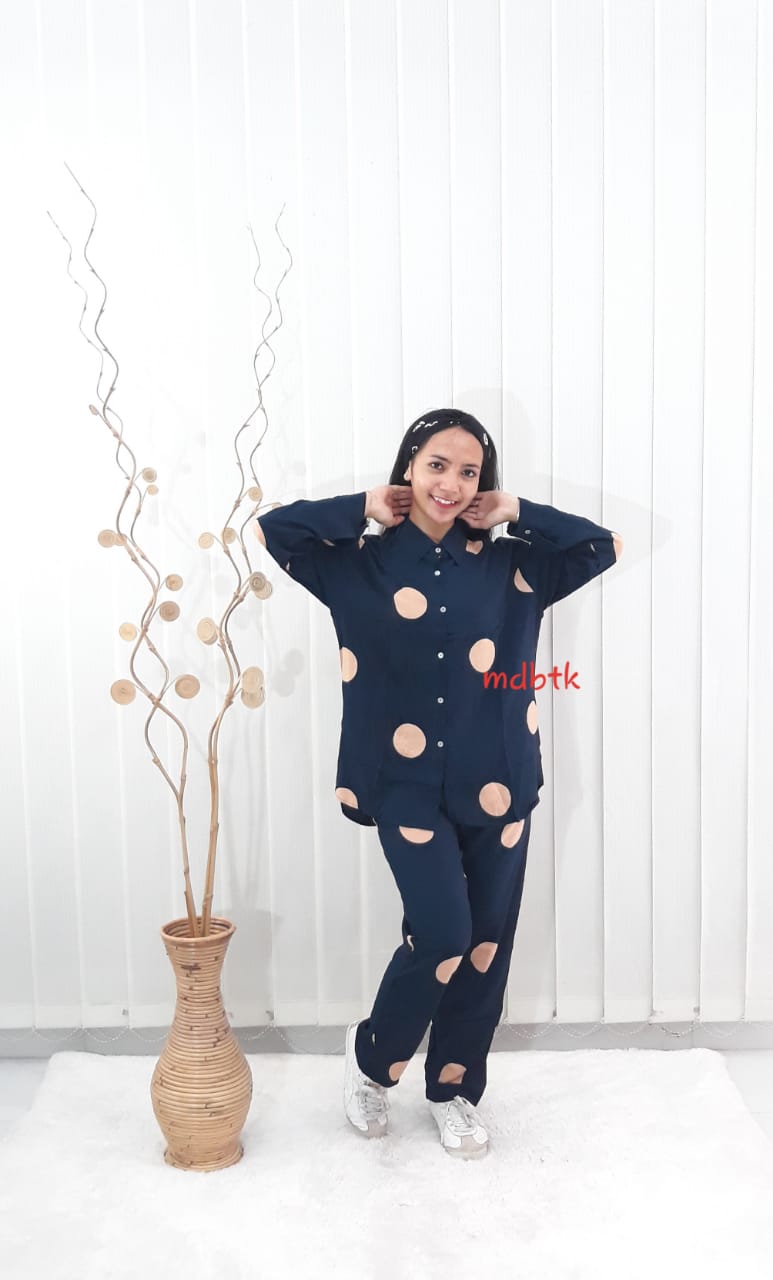 One Set Baju Setelan Batik Wanita Modern Polkadot Lengan Panjang
