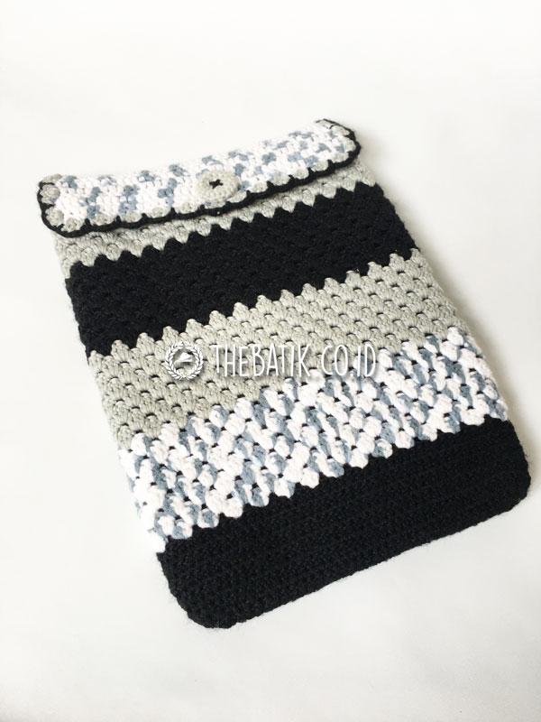 Souvenir Rajutan Softcase Macbook 12 Inch Tas Laptop Rajut Premium Warna Hitam Putih Abu